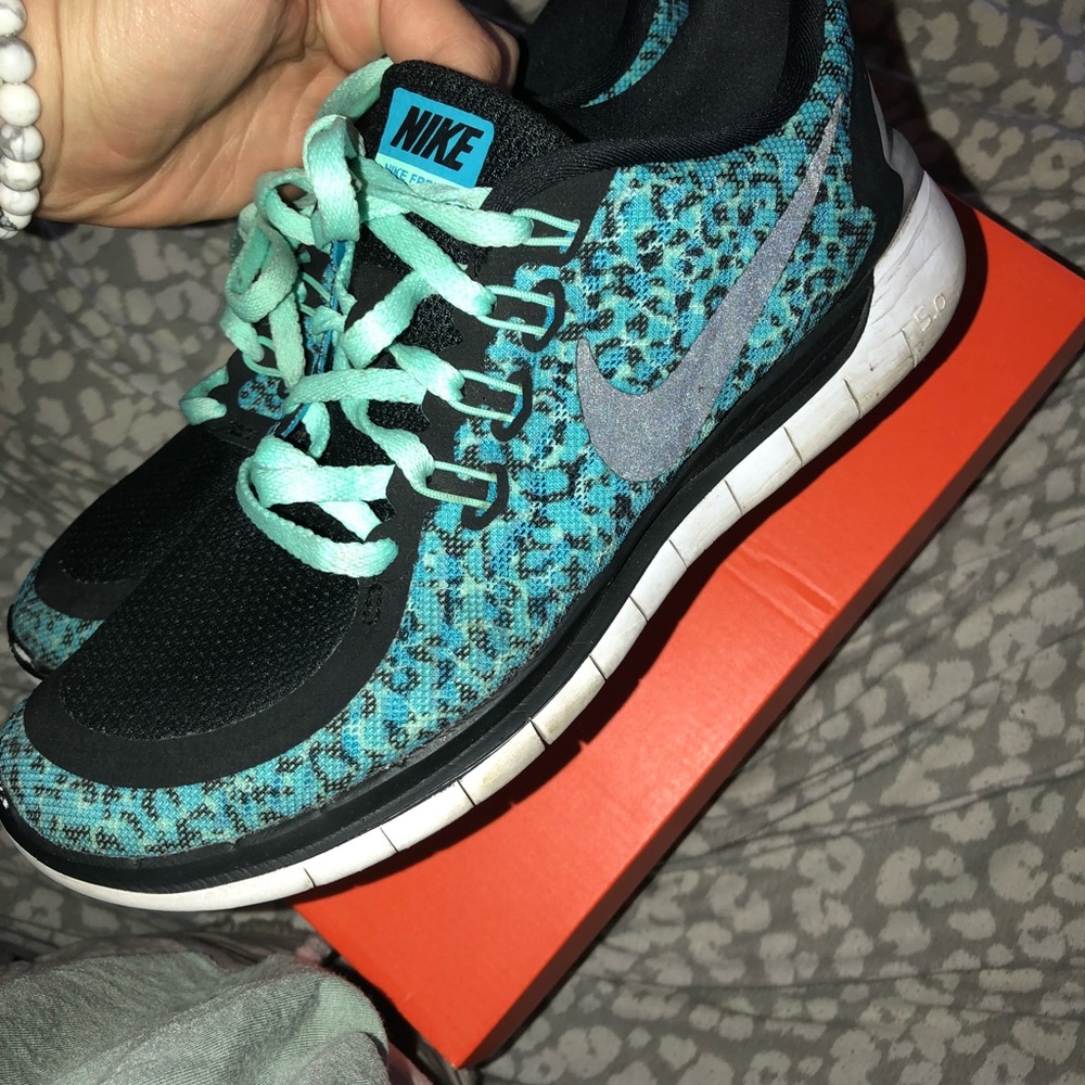 Women’s Nike free runs